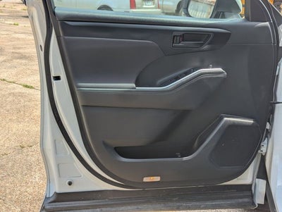 2024 Toyota Highlander LE