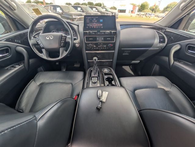 2024 INFINITI QX80 LUXE