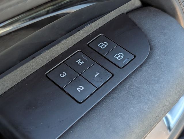 2024 Land Rover Discovery S