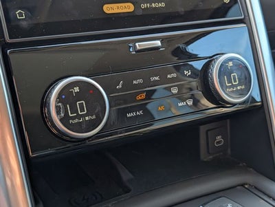 2024 Land Rover Discovery S
