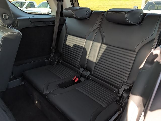 2024 Land Rover Discovery S
