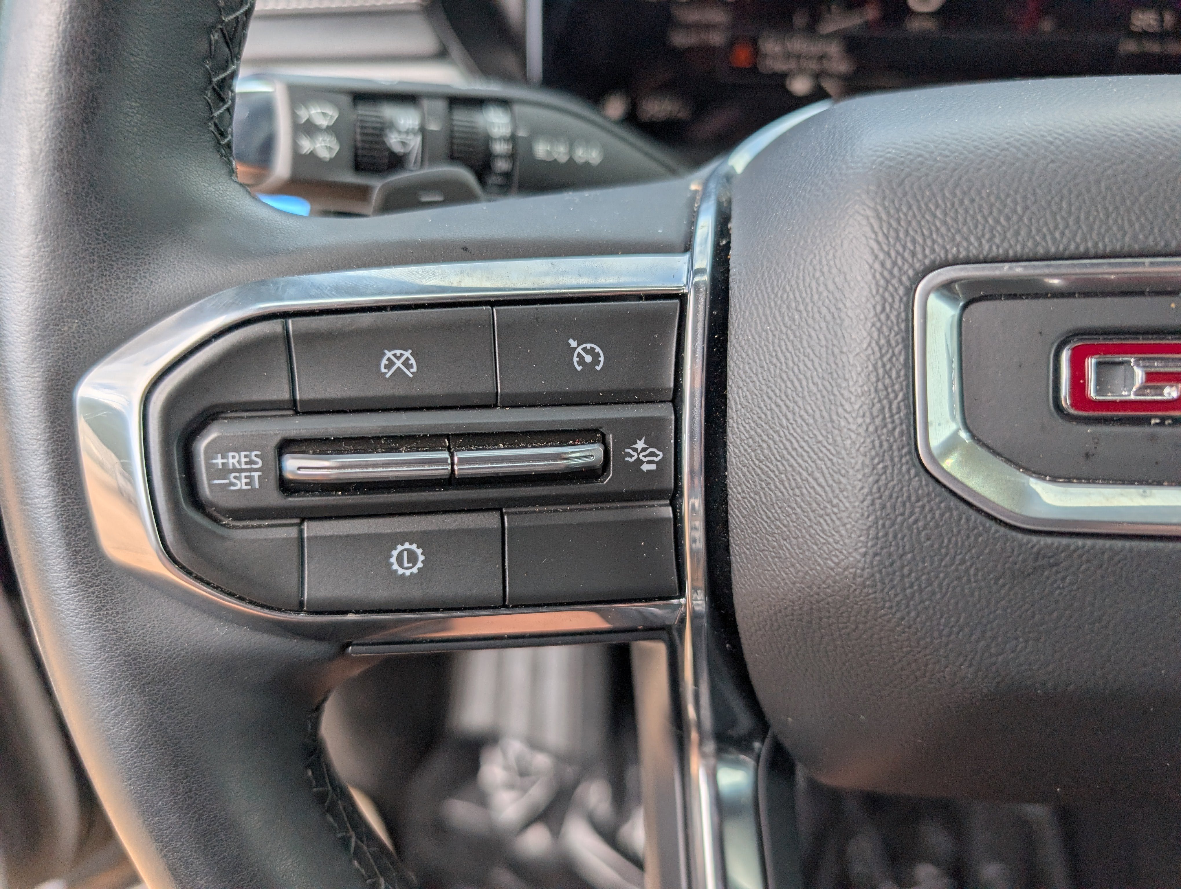 2024 GMC Acadia Elevation