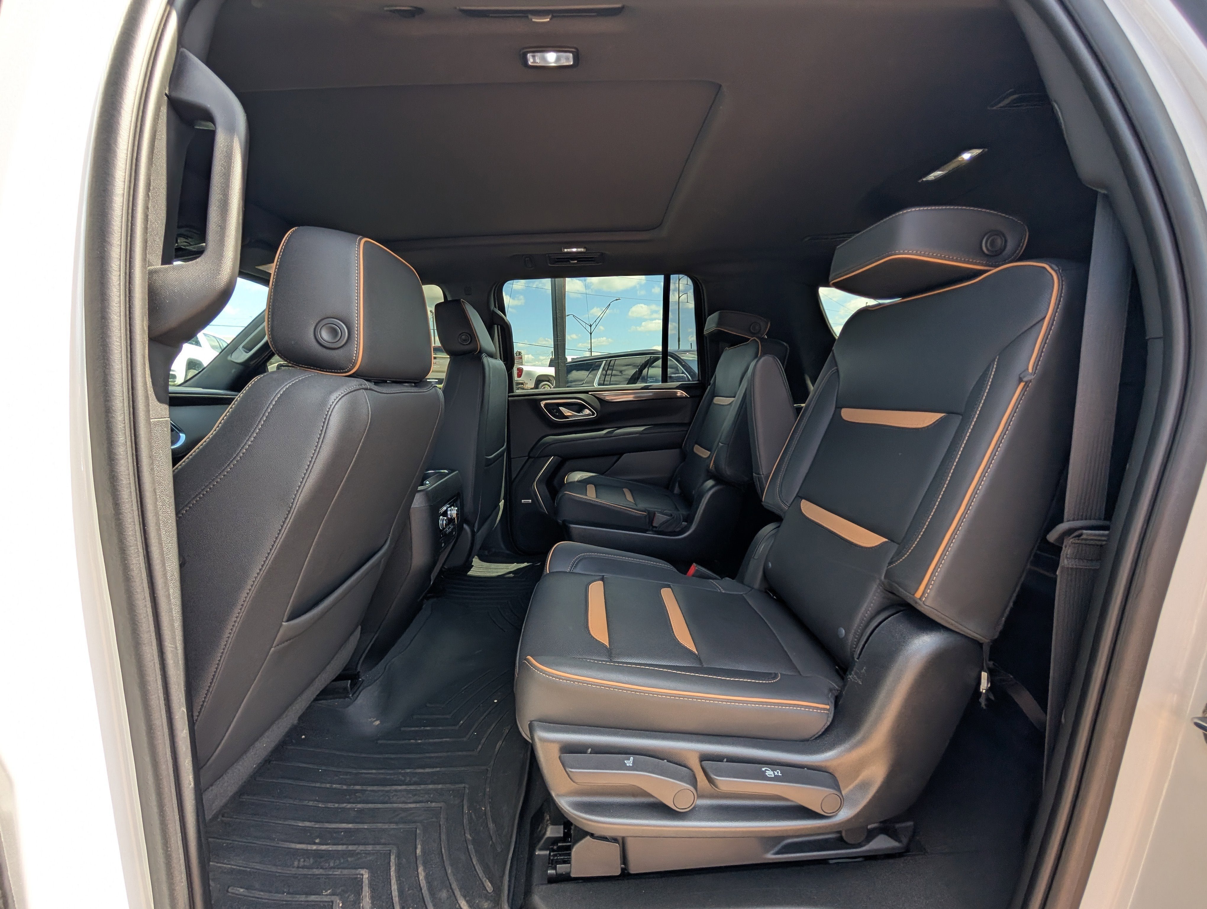 2023 GMC Yukon XL AT4