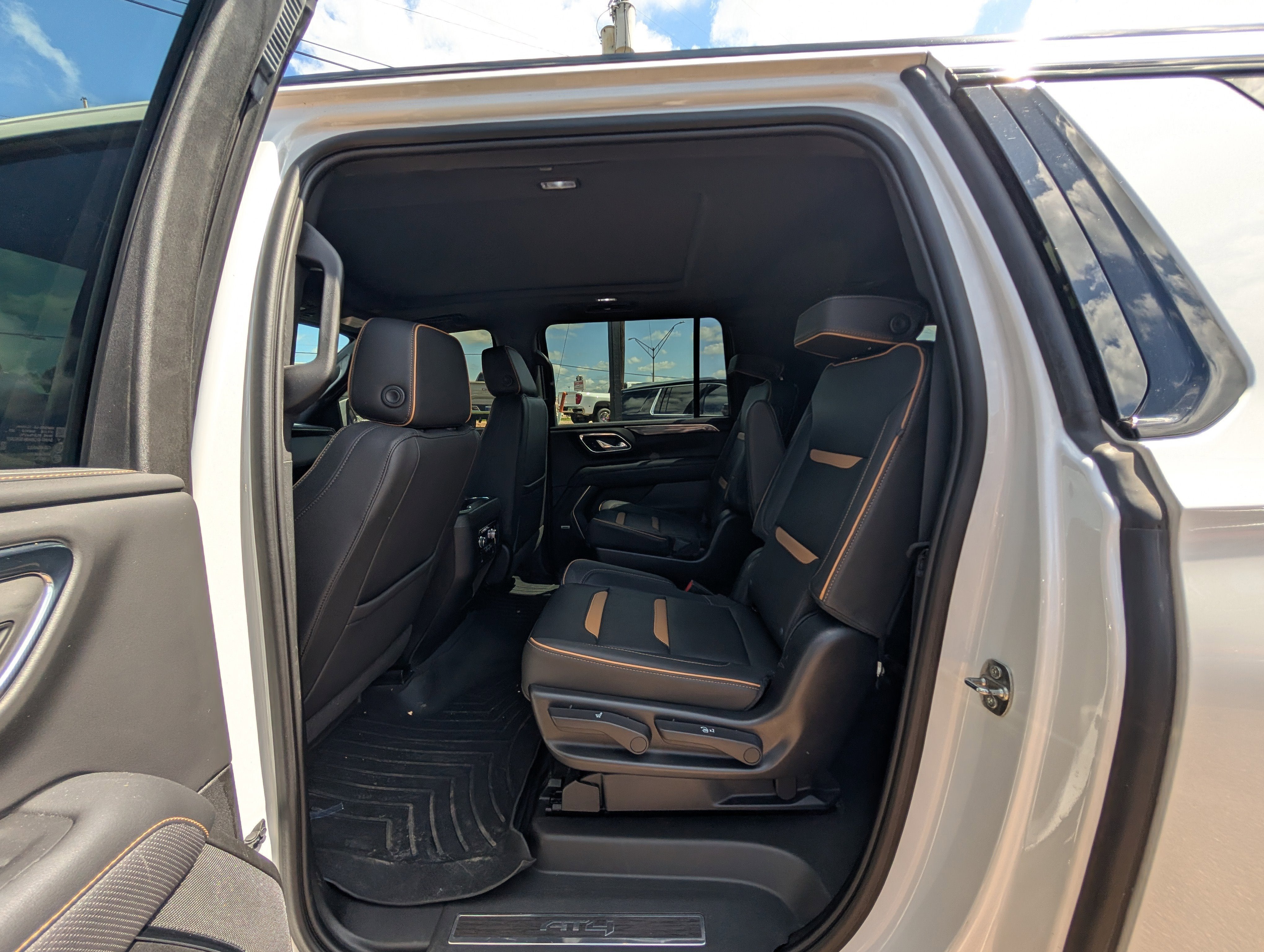 2023 GMC Yukon XL AT4