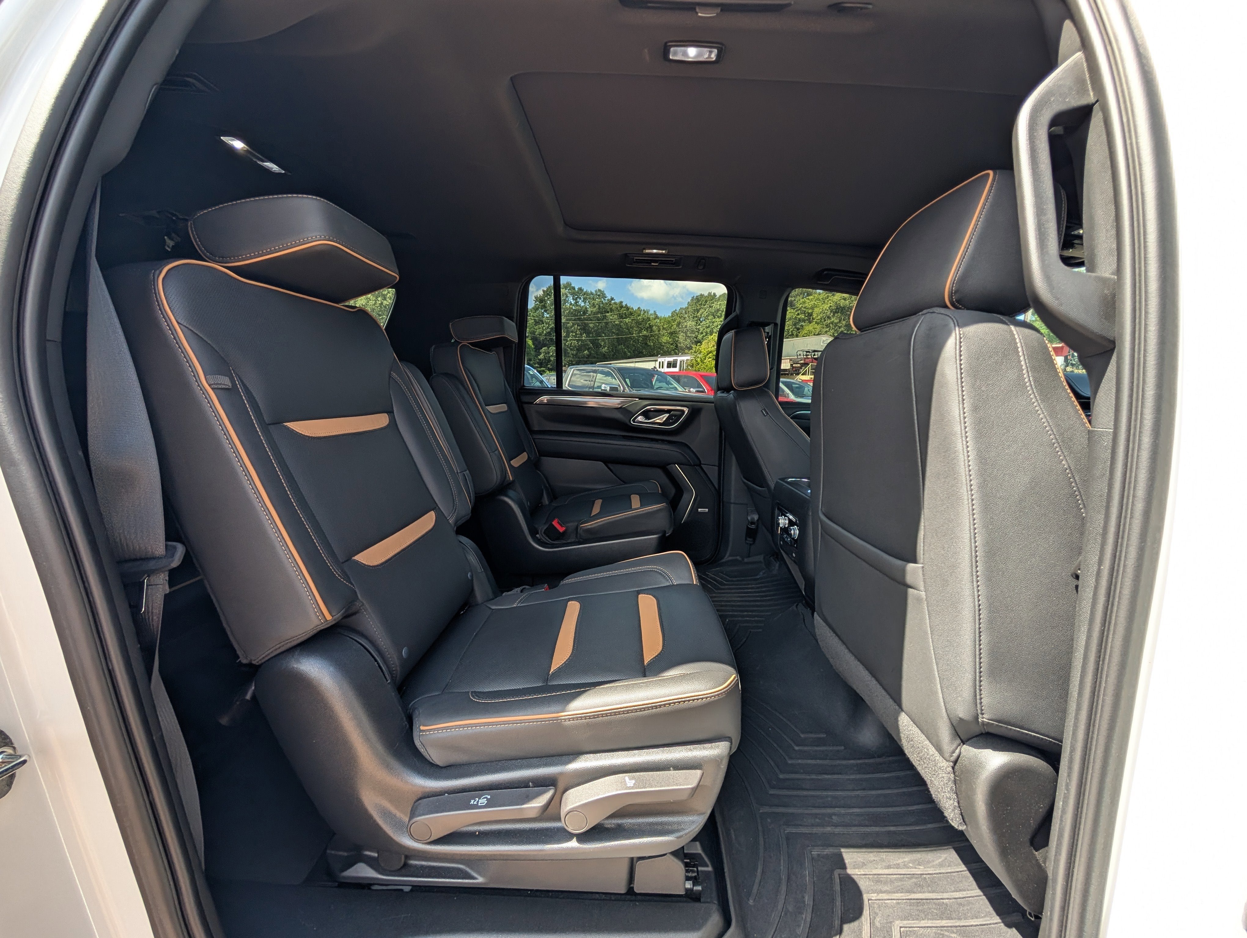 2023 GMC Yukon XL AT4