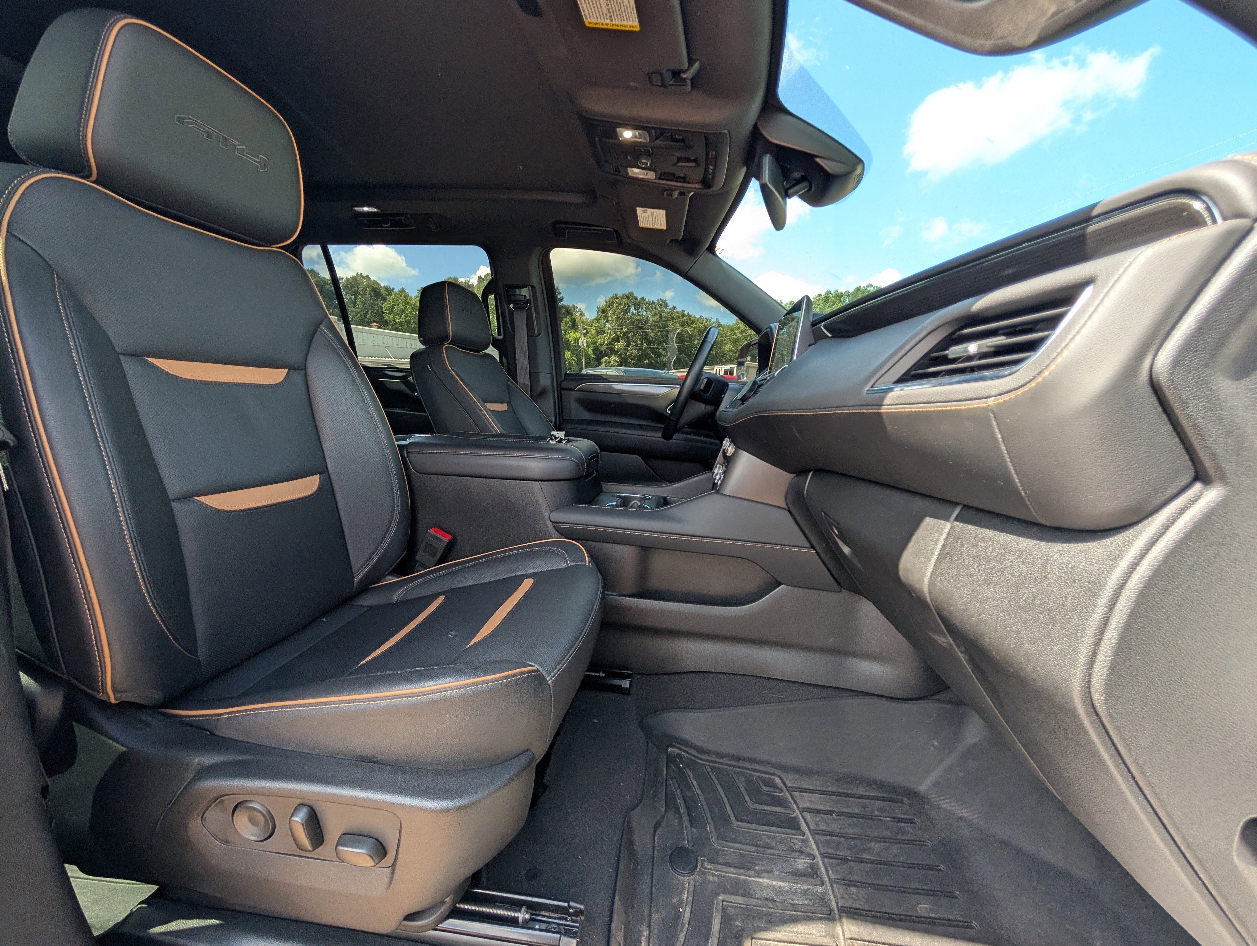 2023 GMC Yukon XL AT4