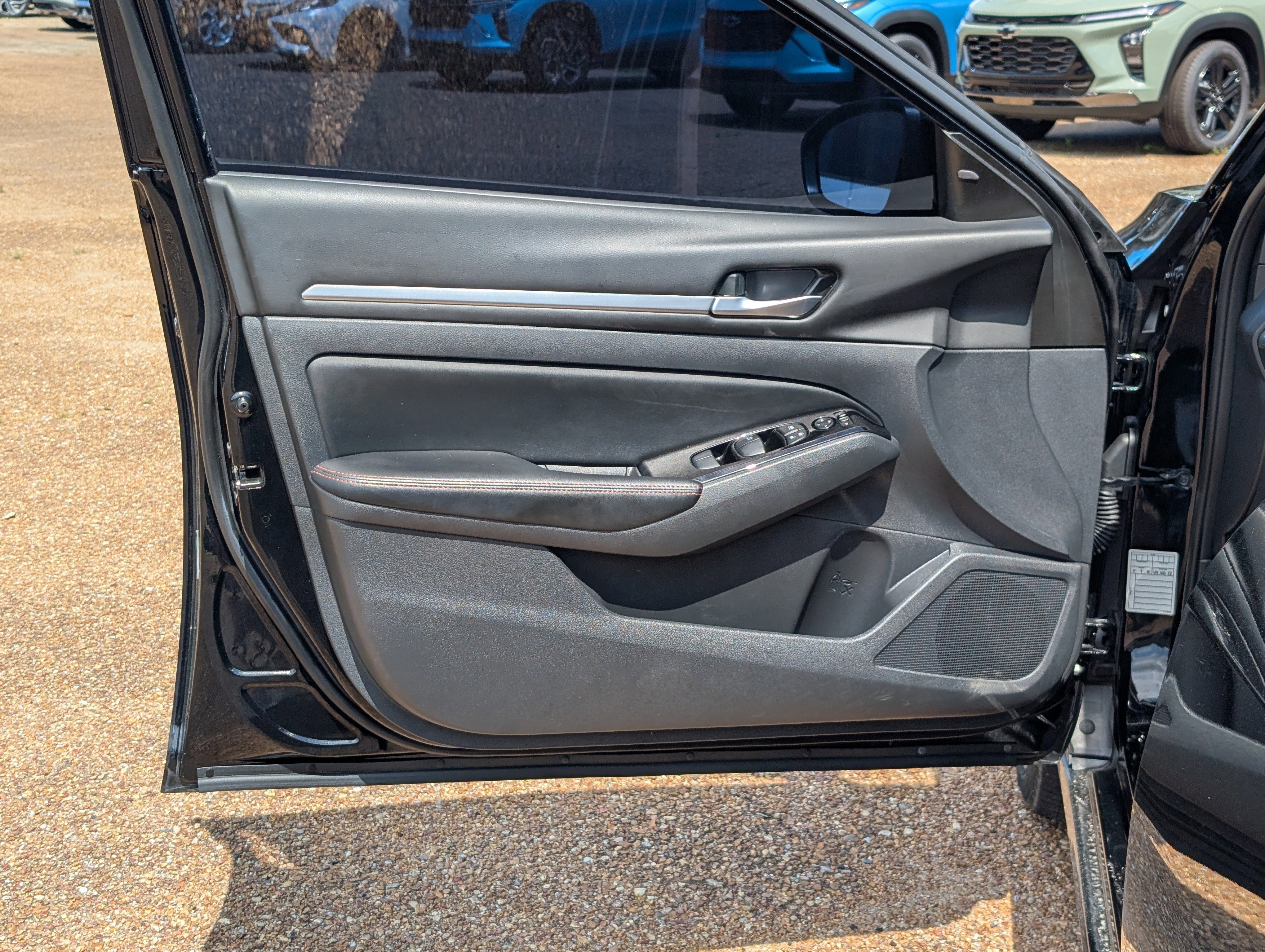 2025 Nissan Altima SR