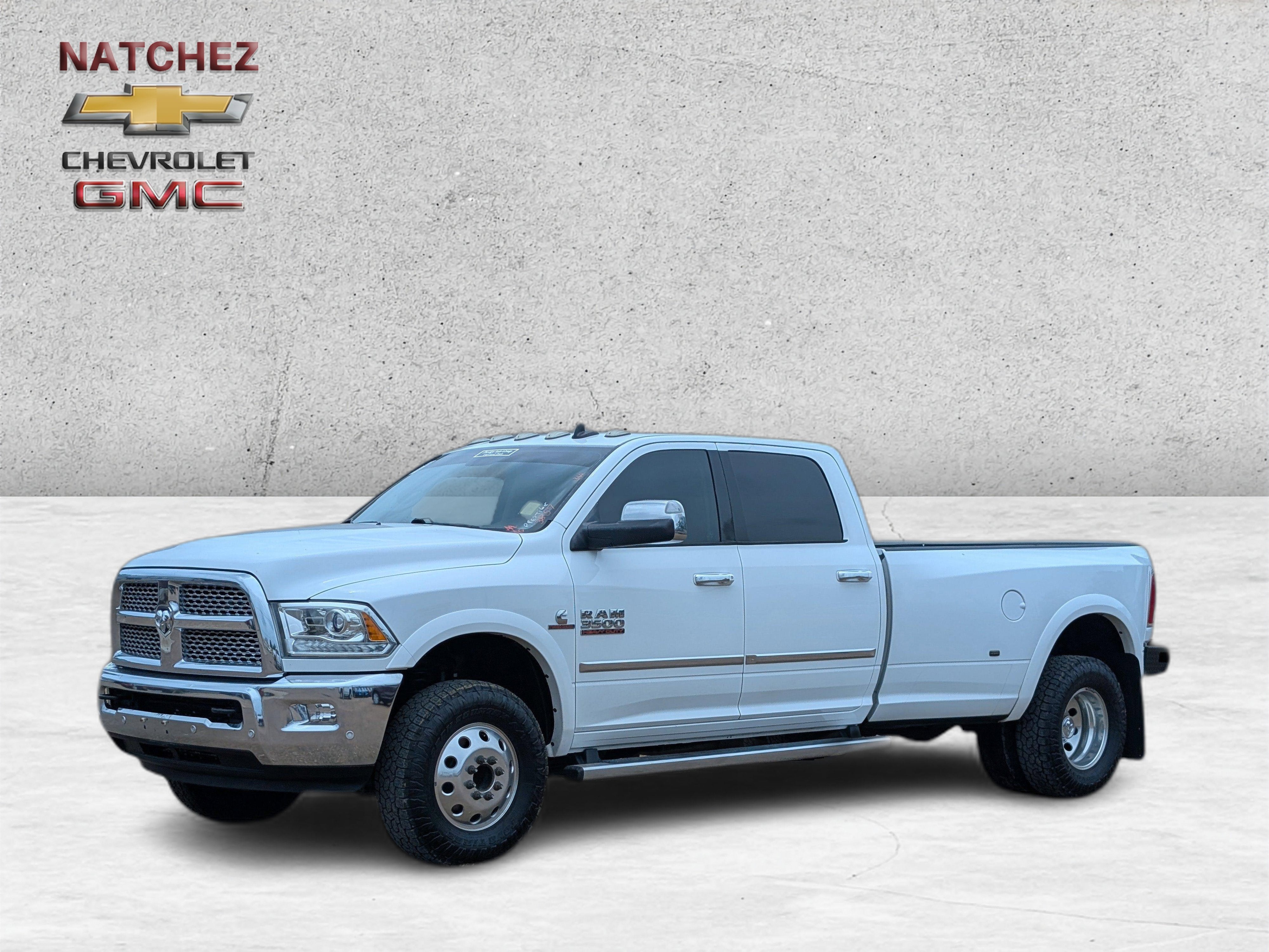 2016 RAM 3500 Laramie 4X4 Crew Cab LWB's photo