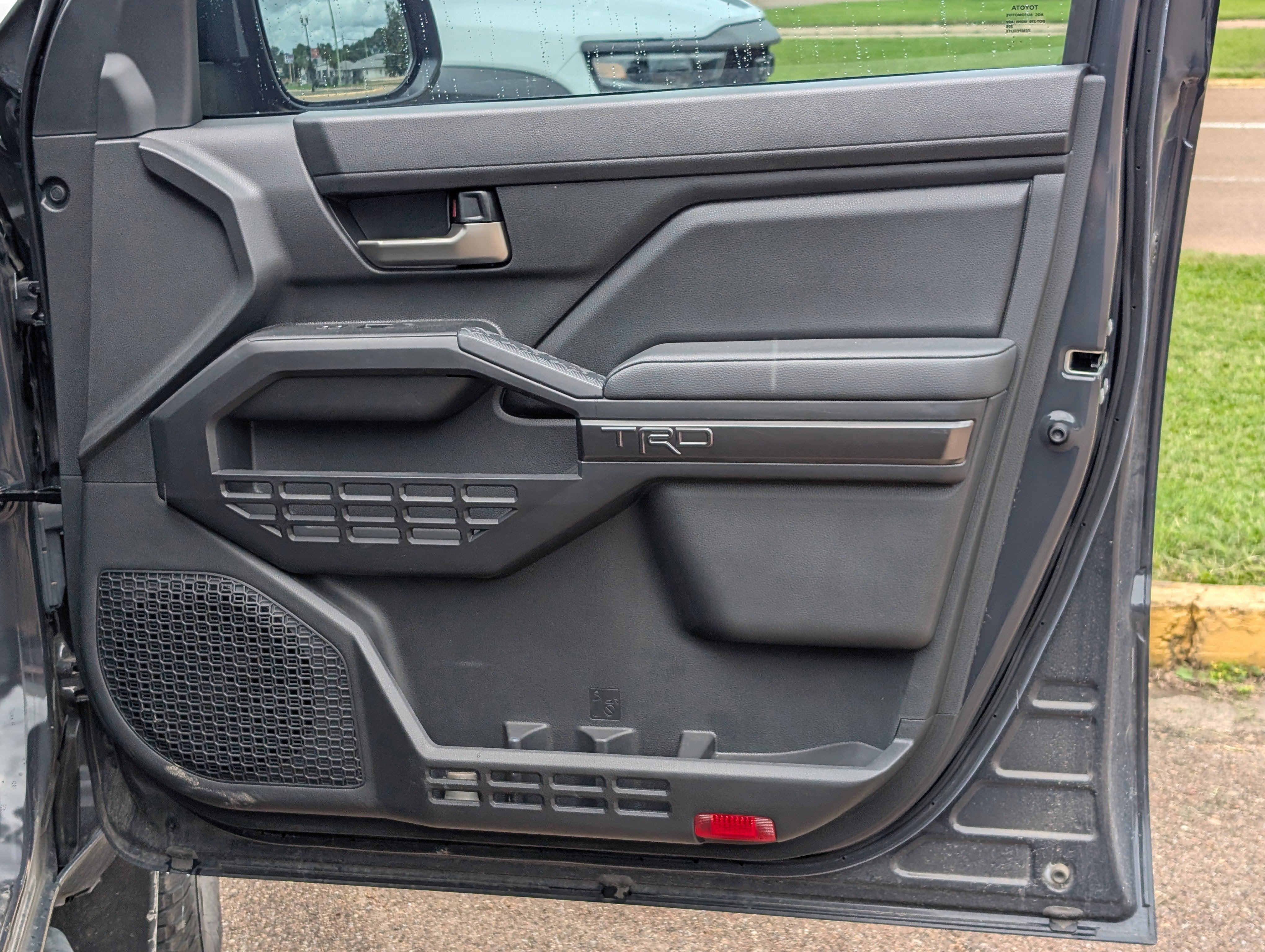 2024 Toyota Tacoma 4WD SR5