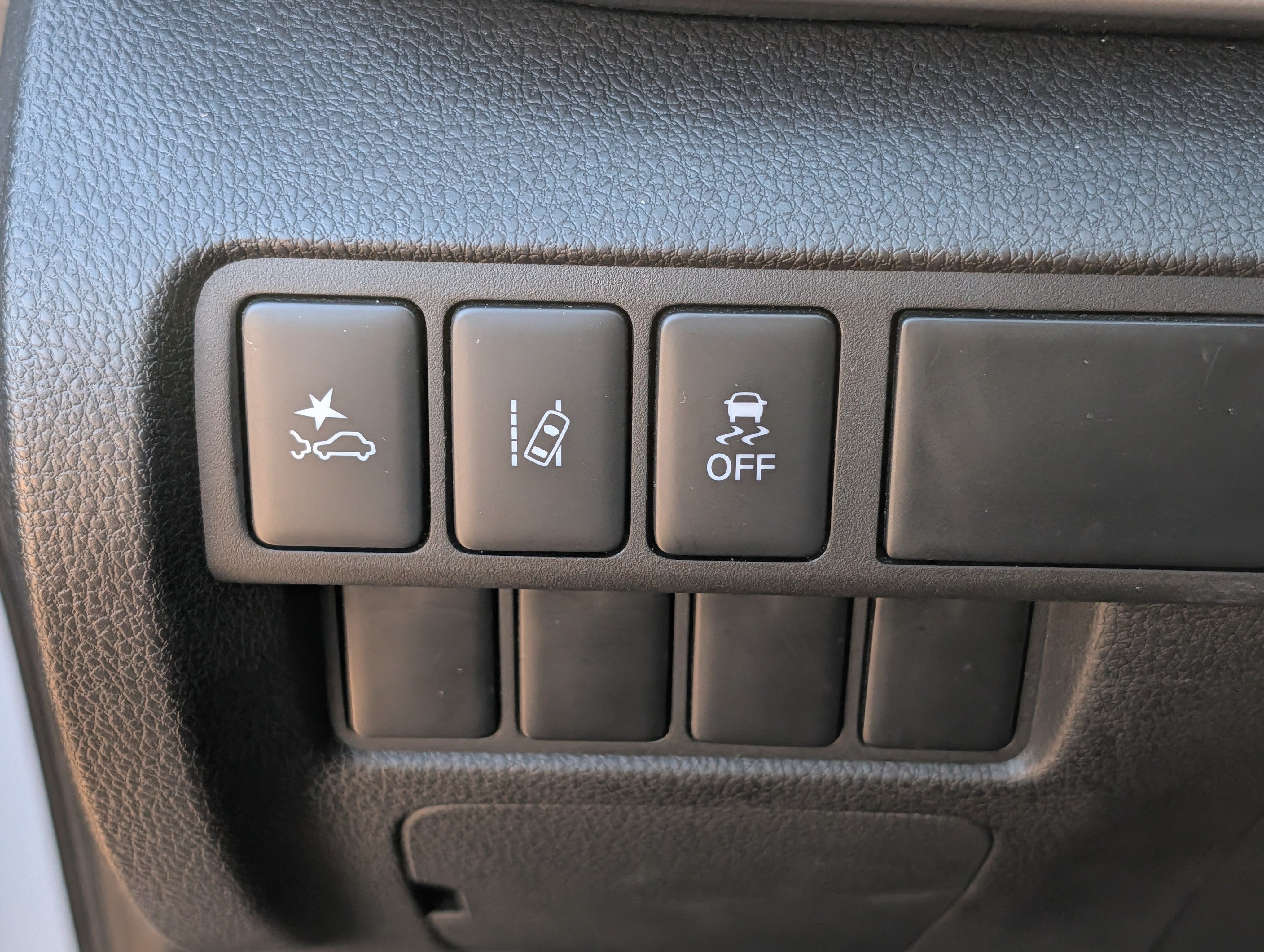 2025 Mitsubishi Eclipse Cross LE