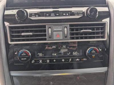 2024 INFINITI QX80 LUXE