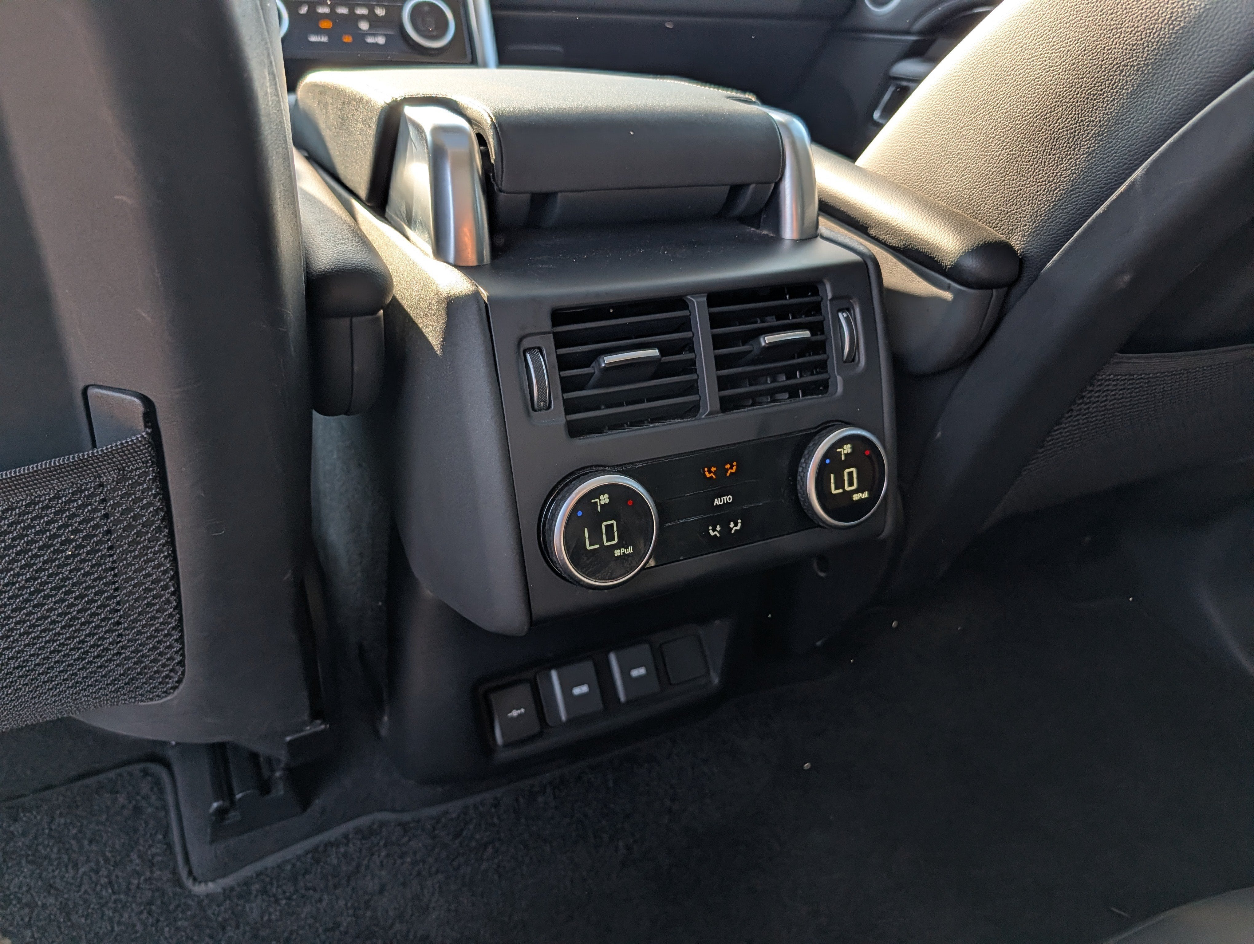 2024 Land Rover Discovery S