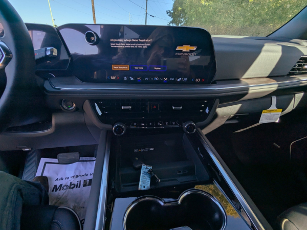 2026 Chevy Tahoe Diagonal Center Touch-Screen