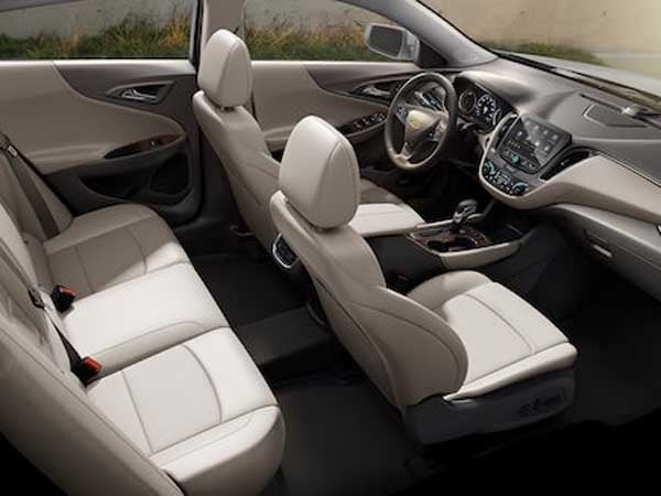 2025 Chevrolet Malibu interior