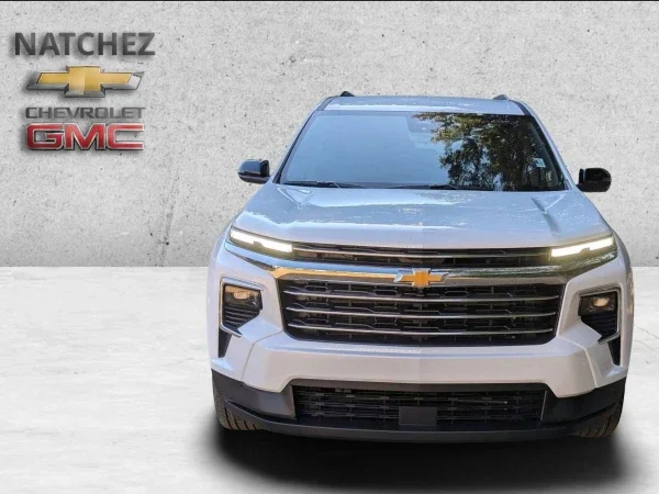 2026 Chevrolet Traverse exterior front view